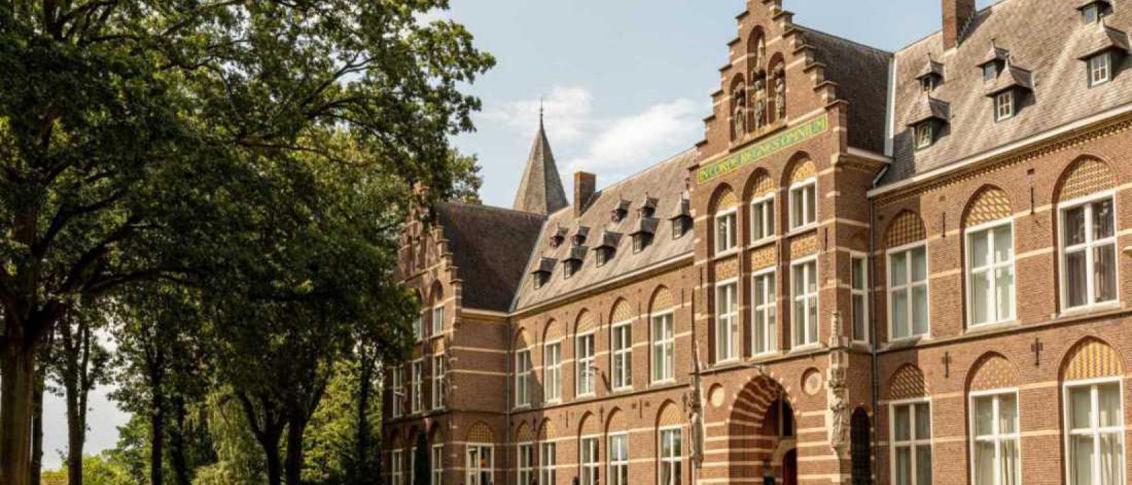 Foto voorgevel Hotel Bovendonk