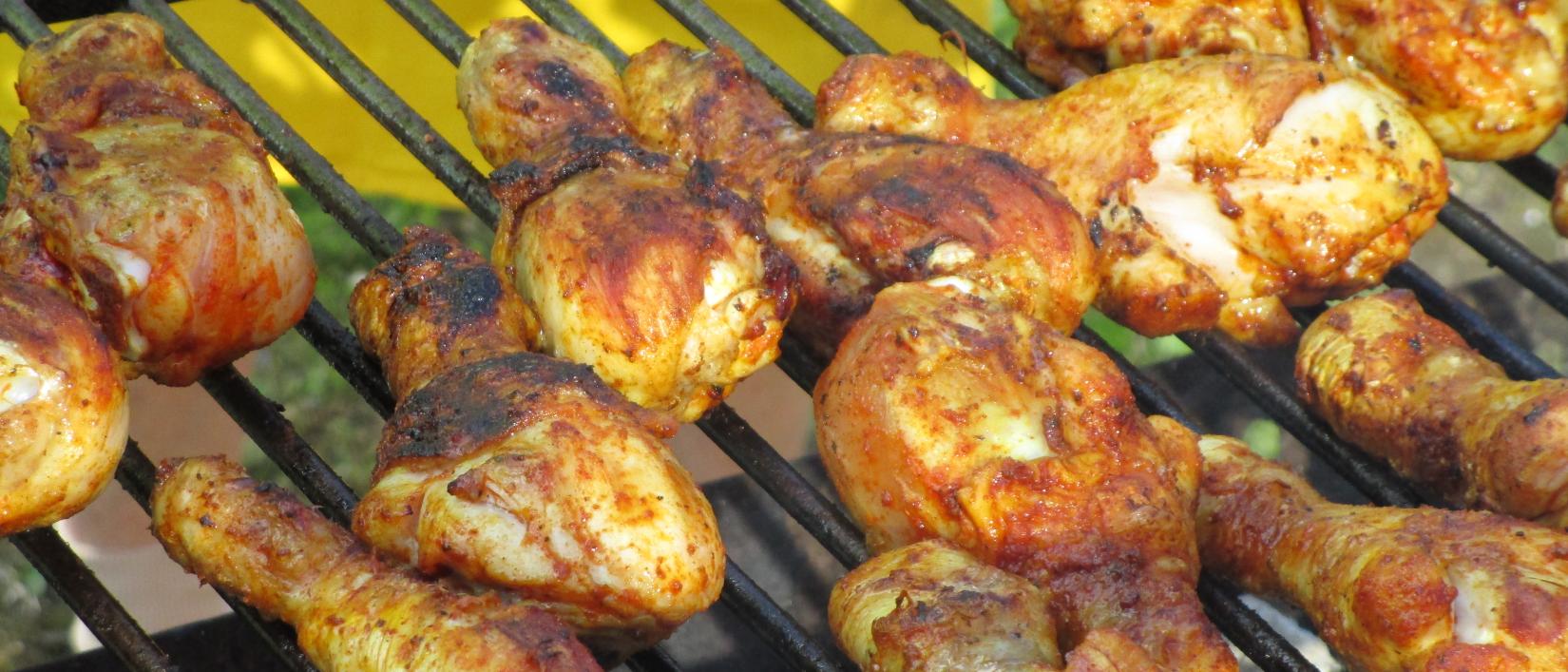 Kippenpillons op de grill.