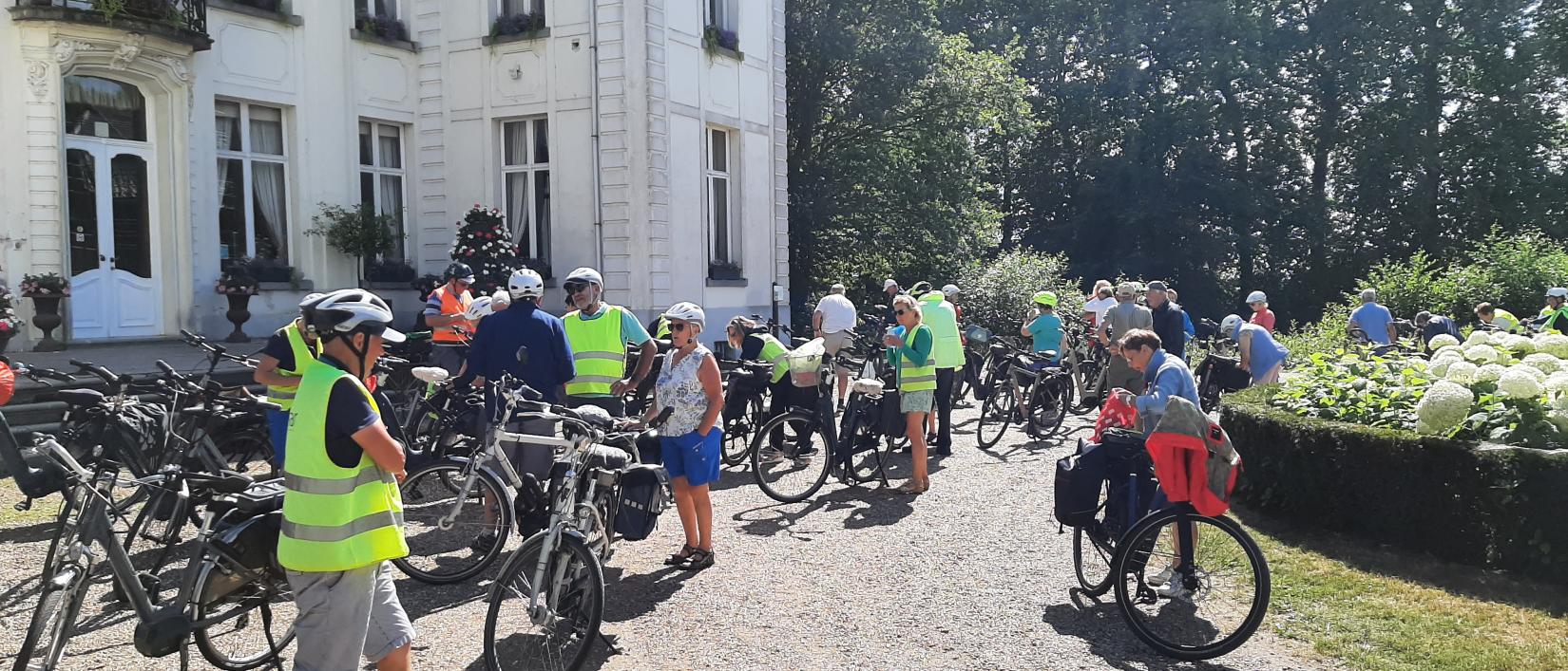 Even verpozen aan kasteel van Wippelgem.