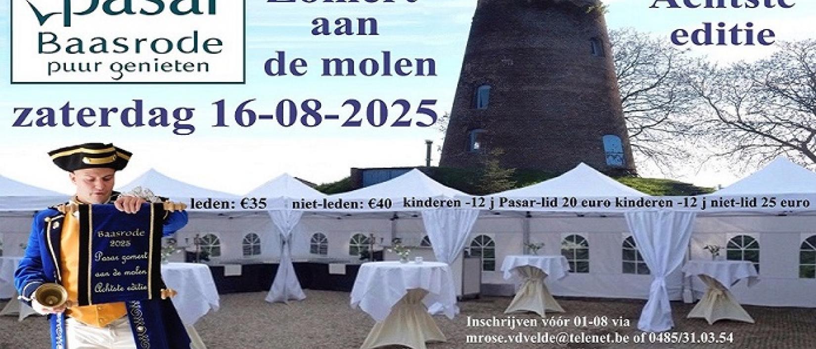 Pasar zomert aan de molen.