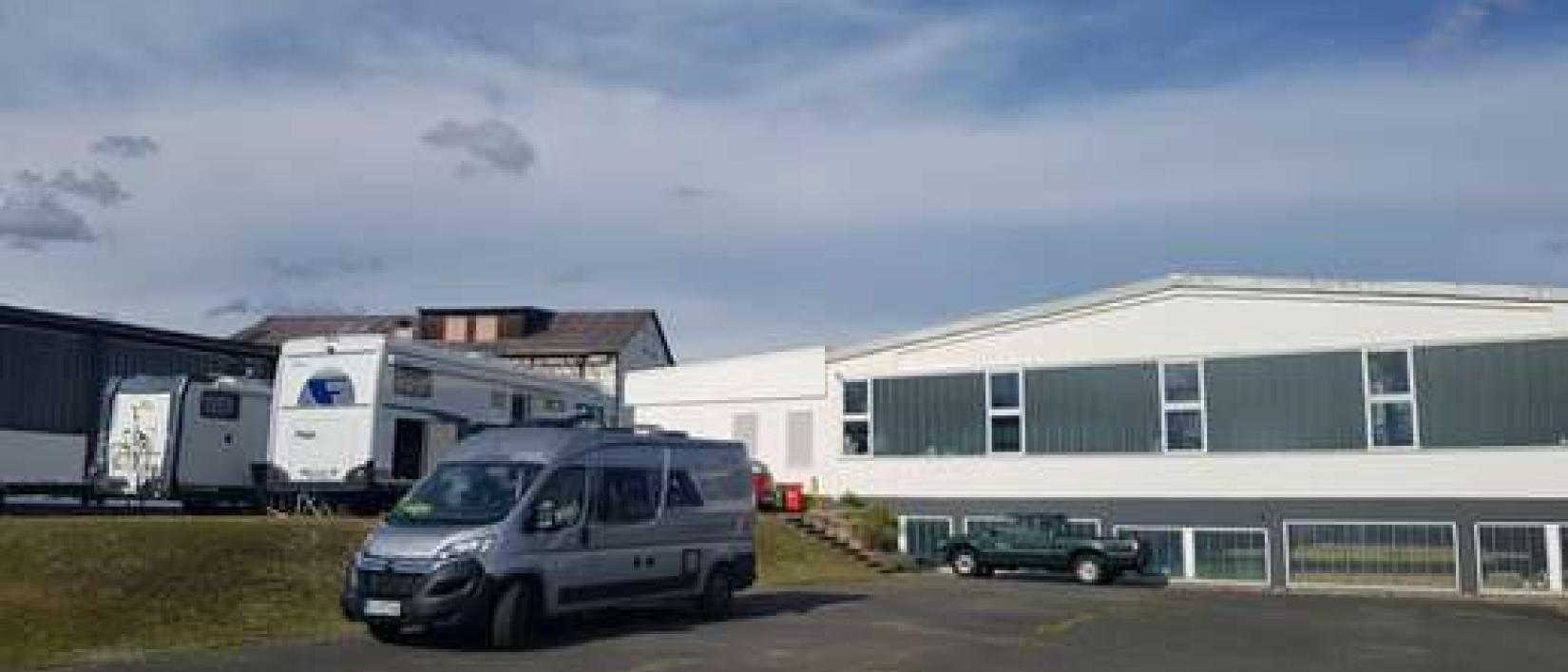 Hoofdfoto Achter Autohaus Dietz