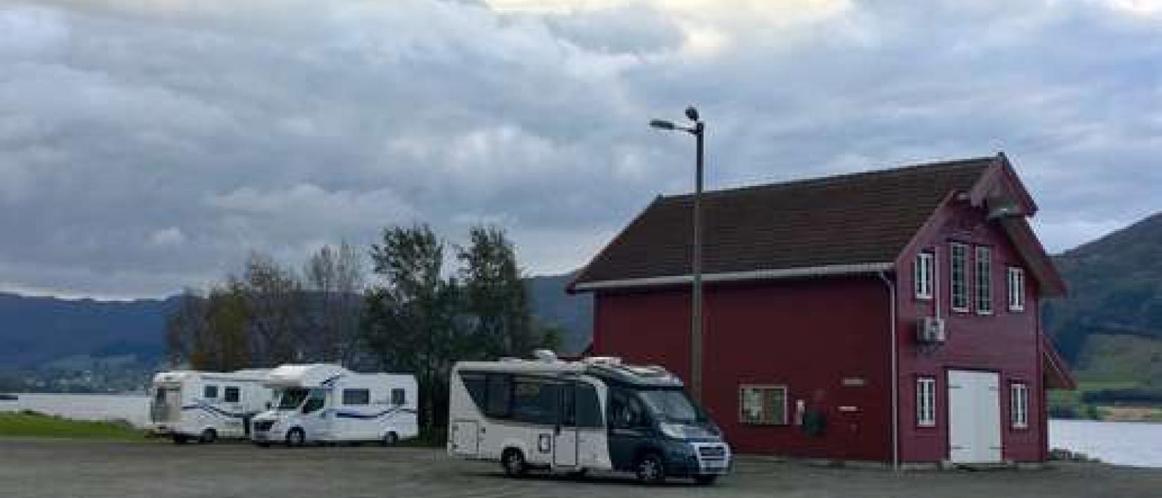 Hoofdfoto Ølen Båtlag Bobilparkering