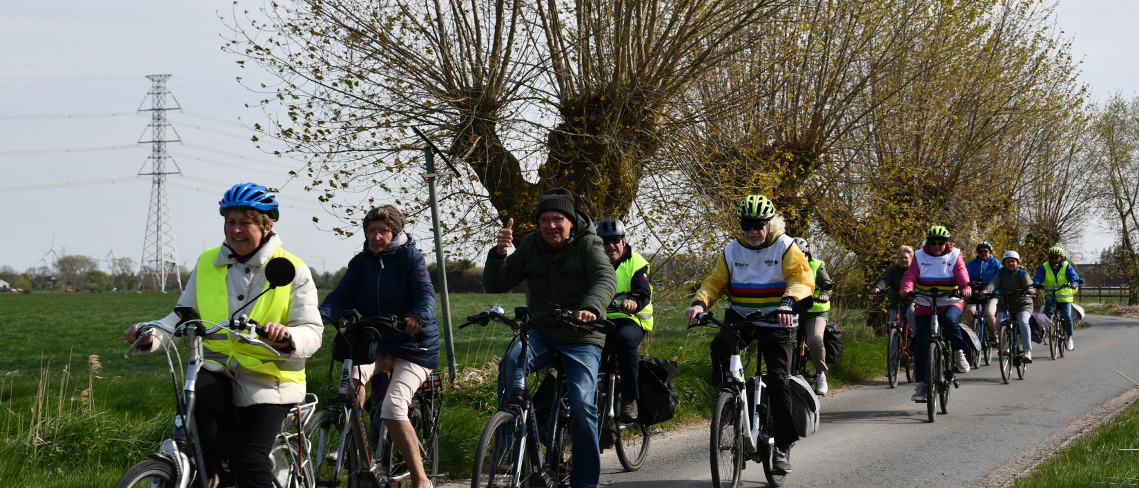 Fietsen langs zoveel mogelijk landelijke en fietsvriendelijke wegen. 