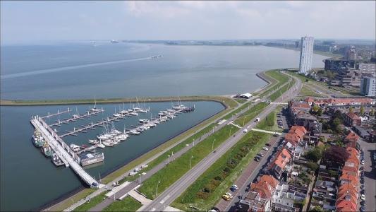 De Boulevard langs de kust Terneuzen