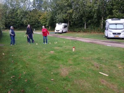 Partijtje KUB tussen de buien door