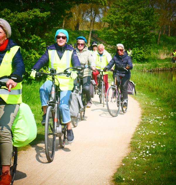 fietstochten langs veelal landelijke wegen 
