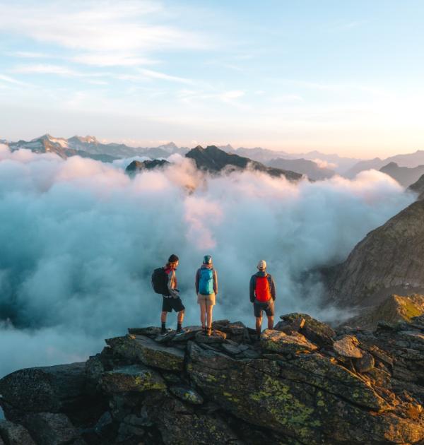 trekking