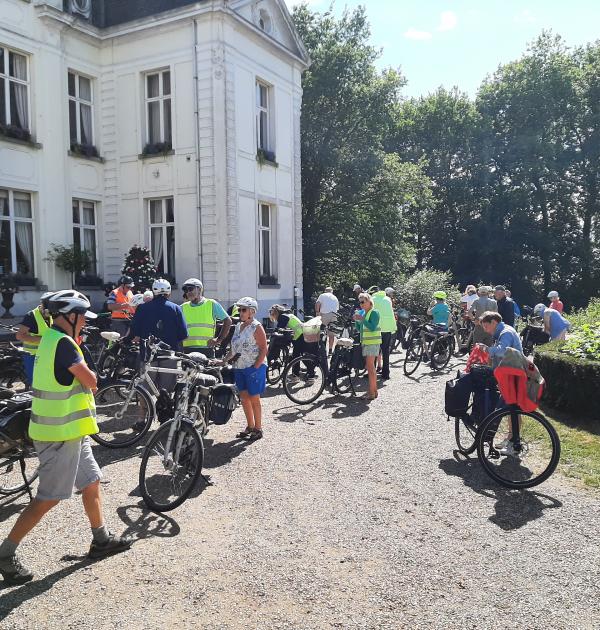 Even verpozen aan kasteel van Wippelgem.