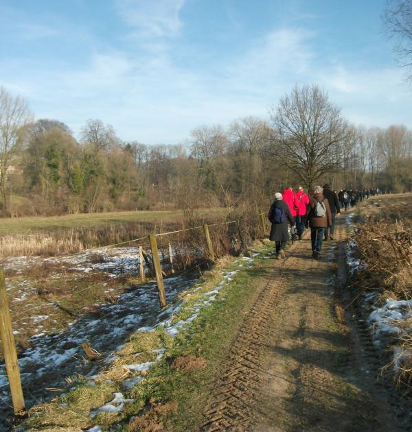 Samen op stap in het winters landschap