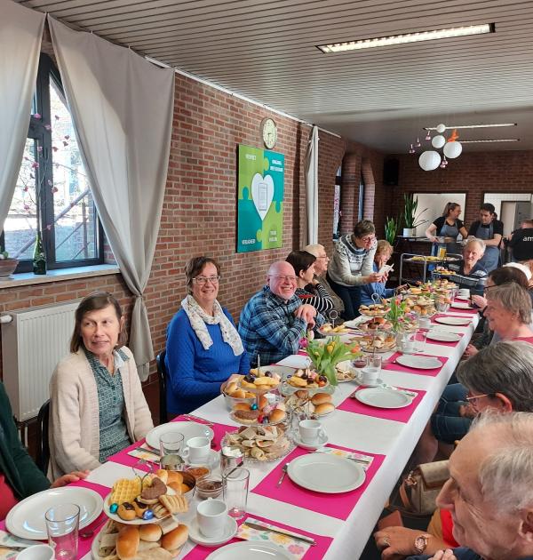 Een mooie lange tafel