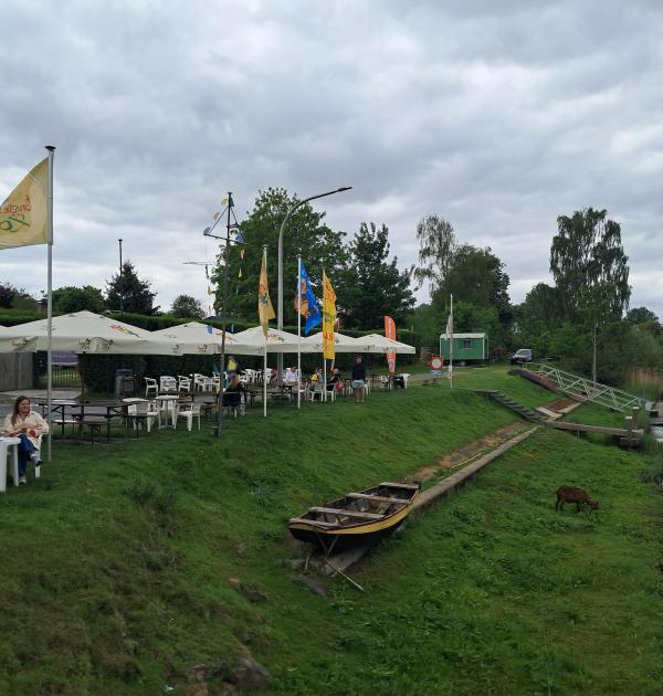 Terras van het Sashuis te Astene