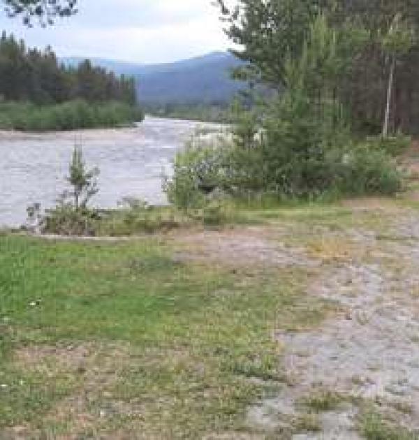 Hoofdfoto Natur Rasteplass bij de Folla-rivier.