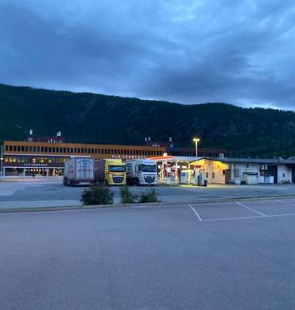 Hoofdfoto Parking Thonhallen/Esso Tankstelle