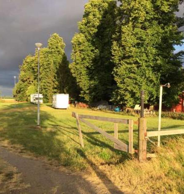 Hoofdfoto Tift Bäckgård Husbilsparkering