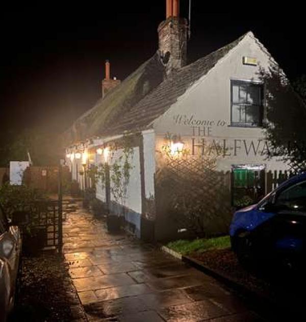 Hoofdfoto The Half Way Inn