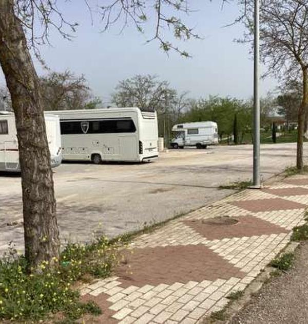 Hoofdfoto Area Autocaravanas con servicios aguas