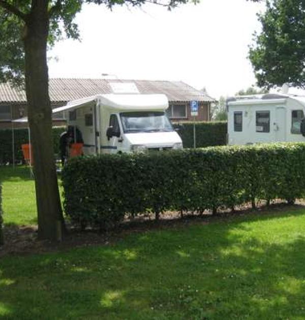 Hoofdfoto Parking bij camping Landgoed Overbetuwe