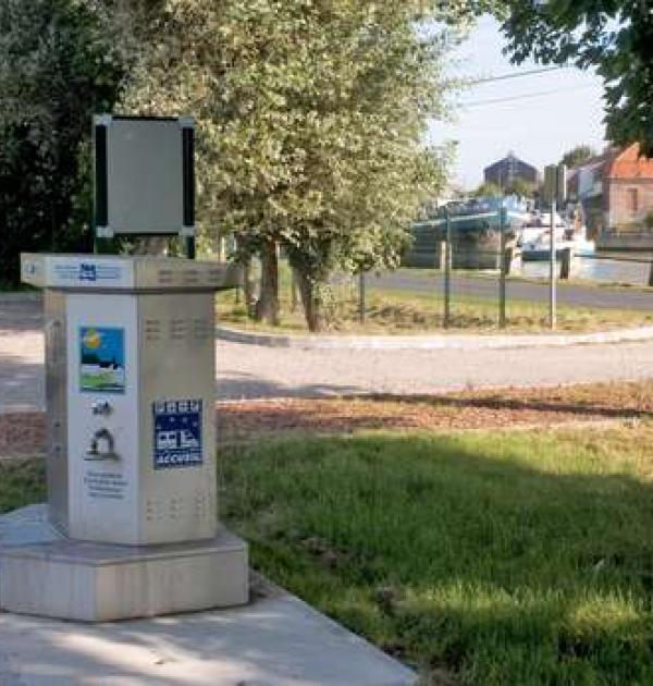 Hoofdfoto Aire de Camping-Car Watten, in de kop staat als plaatsnaam WATEN ipv WATTEN