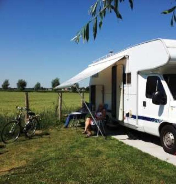 Hoofdfoto Camperplaats bij camping Onder De Dijk