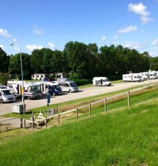 Hoofdfoto Camperlocatie bij camping Zeestrand