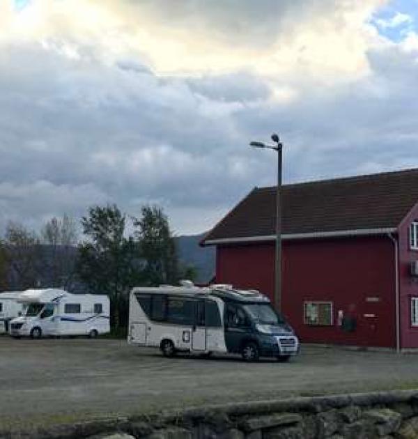 Hoofdfoto Ølen Båtlag Bobilparkering
