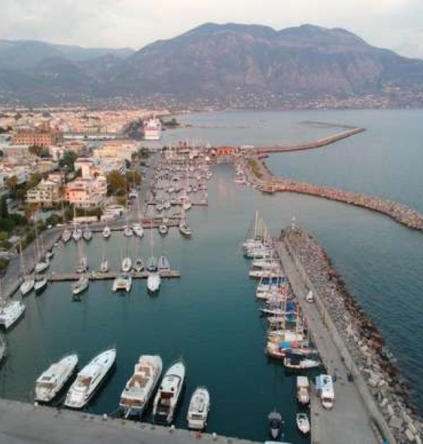 Hoofdfoto Kalamata Marina