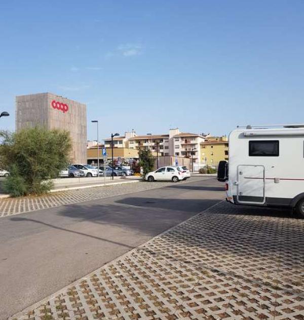 Hoofdfoto Parcheggio Vicino Supermercato Coop