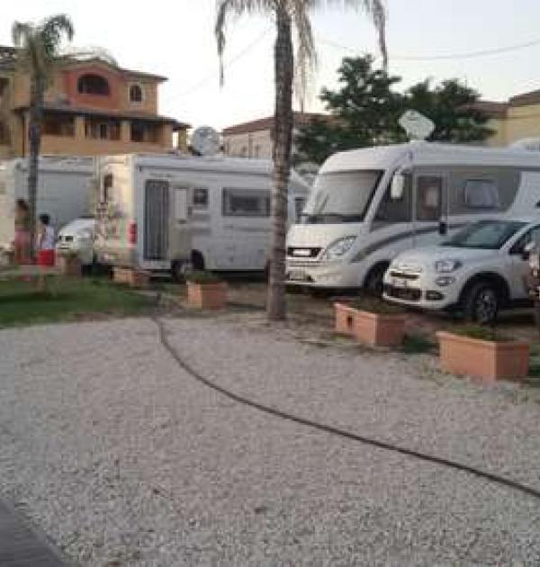Hoofdfoto Parking Sosta Camper