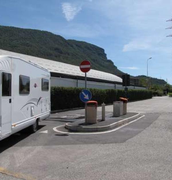 Hoofdfoto Area Sosta Camper Lecco