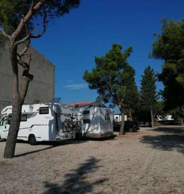 Hoofdfoto Camperstop Olivia Parking