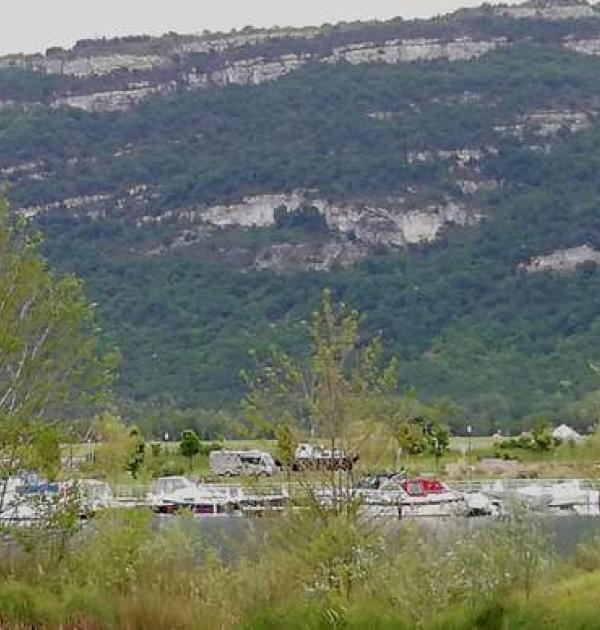 Hoofdfoto Aire CAMPING-CAR PARK du port de Virignin