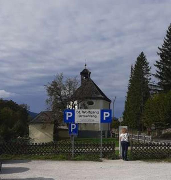 Hoofdfoto Parking naast begraafplaats