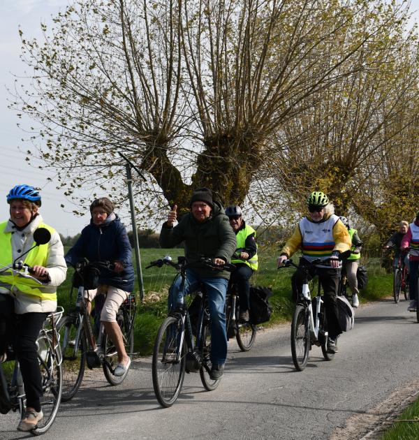 Fietsen langs zoveel mogelijk landelijke en fietsvriendelijke wegen. 